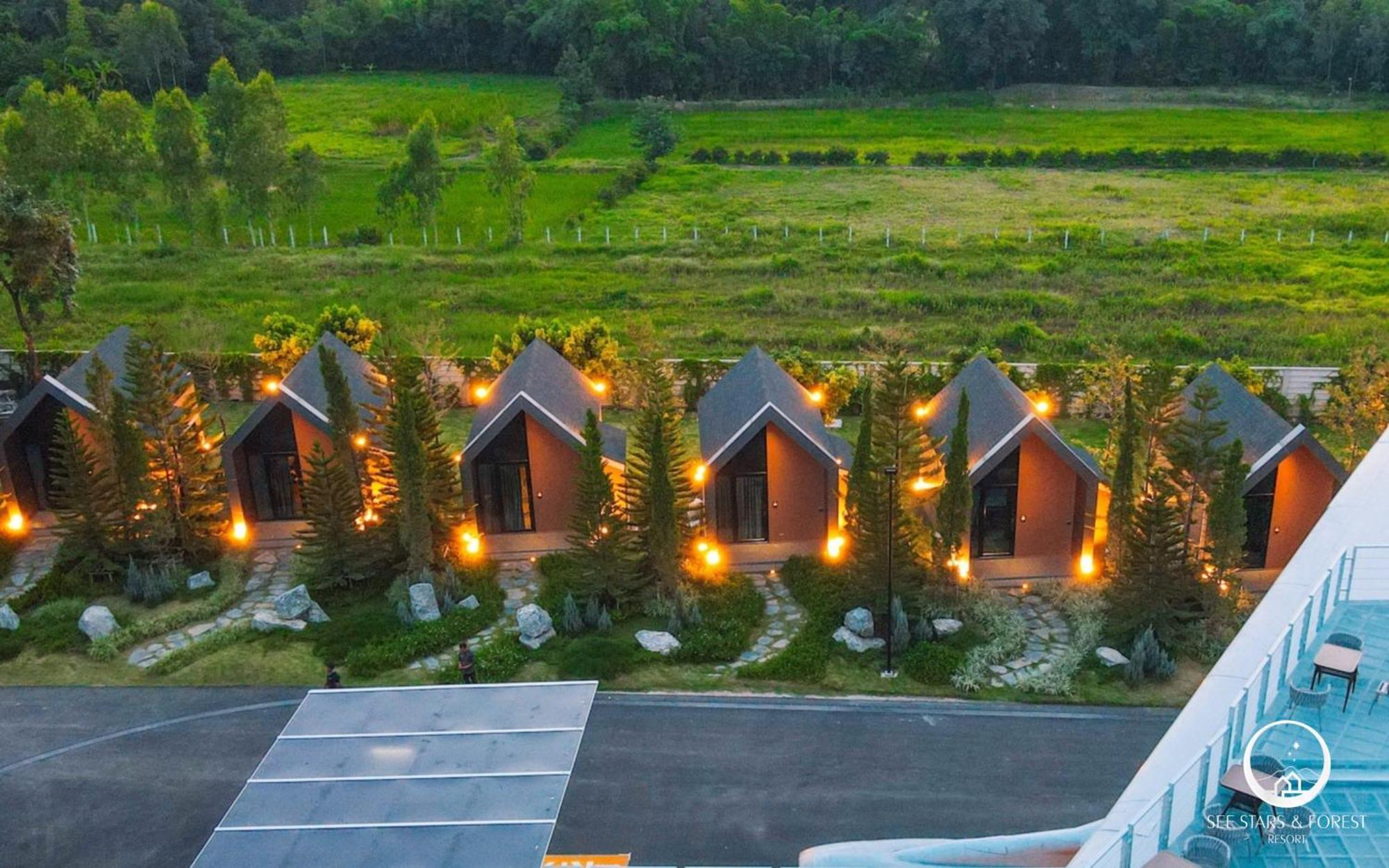 See Stars & Forest Resort Amphoe Sawang Daen Din Exterior photo